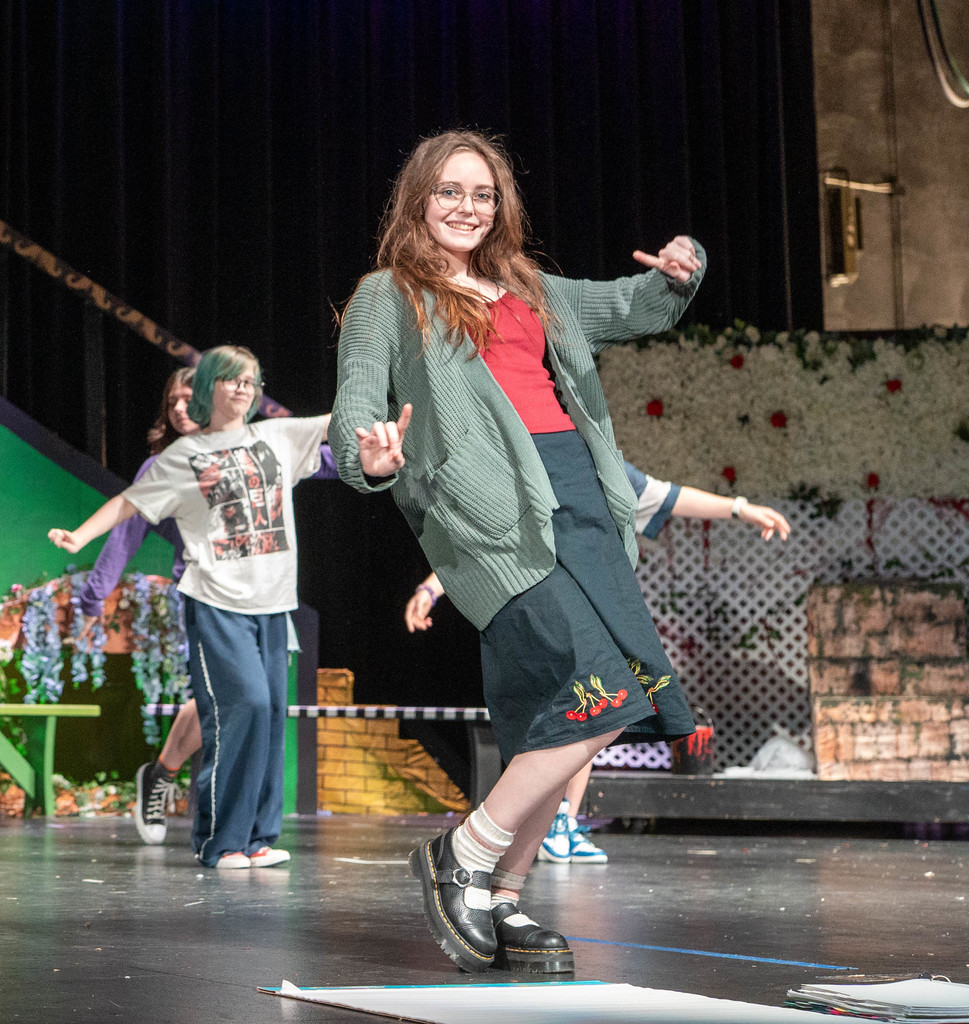  WHS students rehearse for "Dorothy in Wonderland"