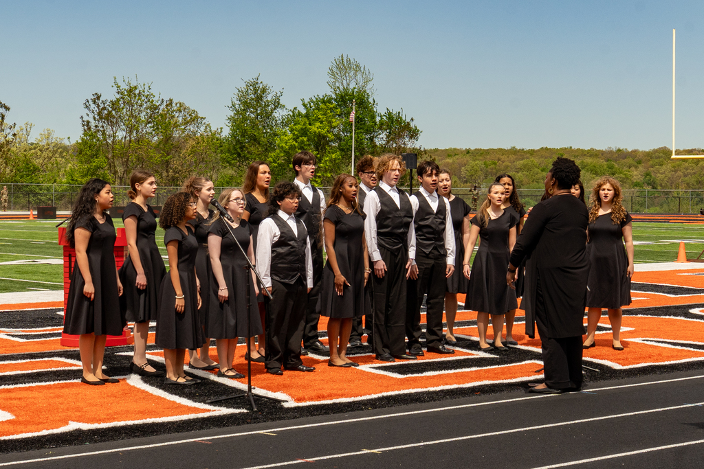 Waynesville HIgh School Chamber Choir singing the National Anthem