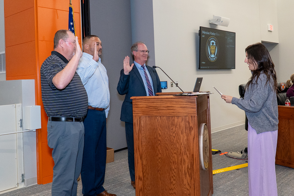 3 sworn in as board members