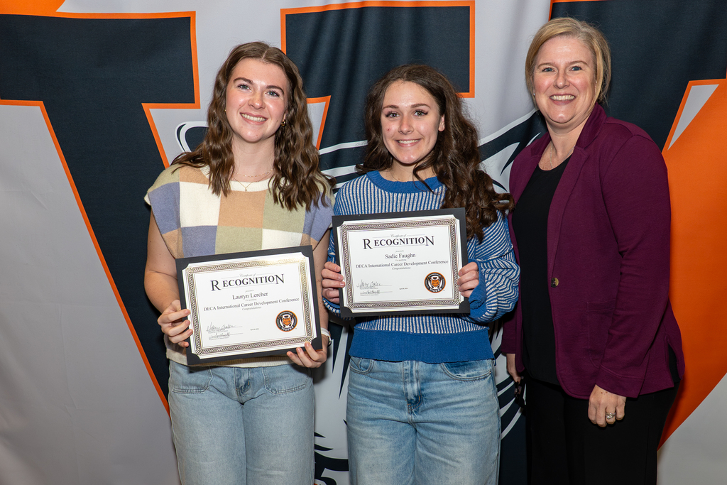  3 DECA students qualify to compete at International event