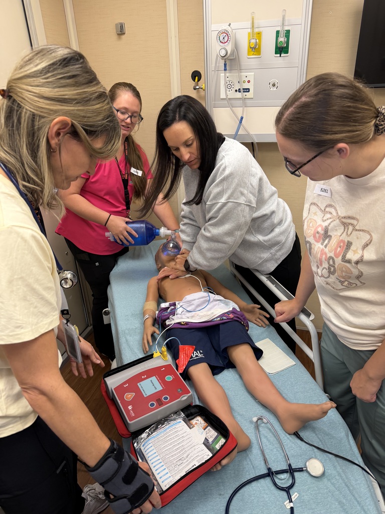 Nurses participate in University Simulation Lab
