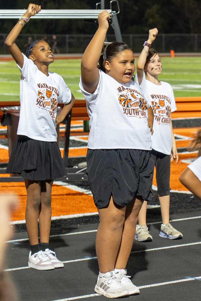 Future cheerleaders cheering