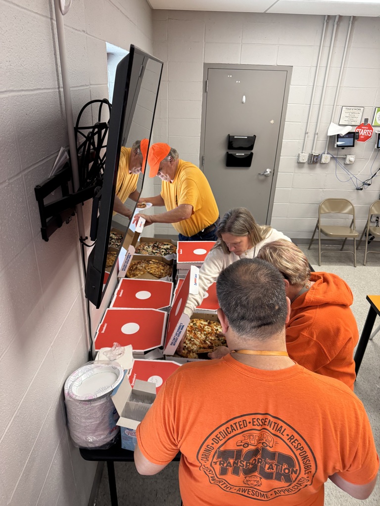 staff getting pizza