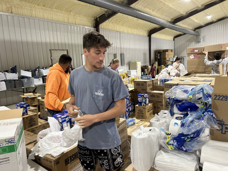 4/7 FBC Food hand out