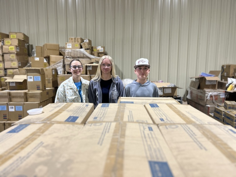 4/7 FBC Food hand out