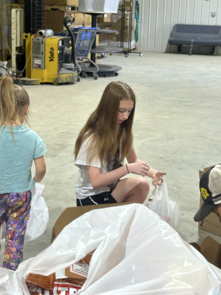 4/7 FBC Food hand out