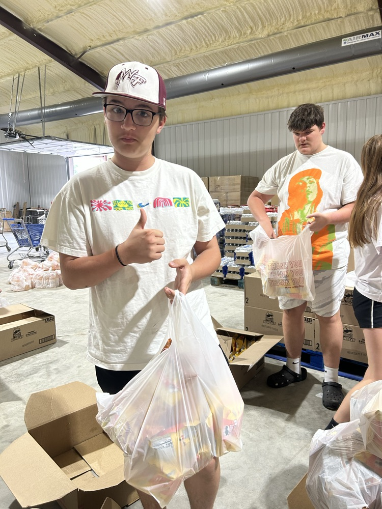 4/7 FBC Food hand out