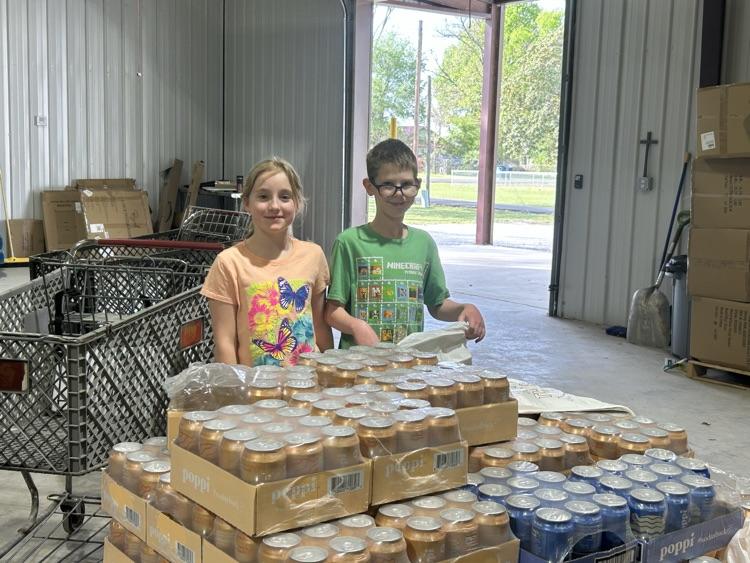 4/7 FBC Food hand out