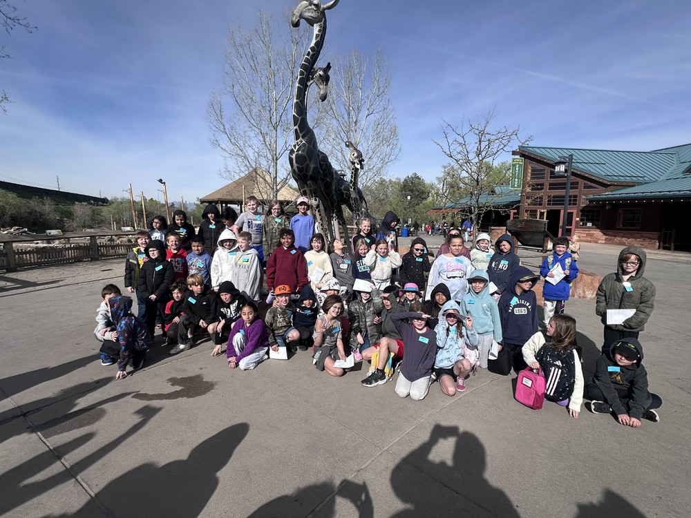Students at the zoo