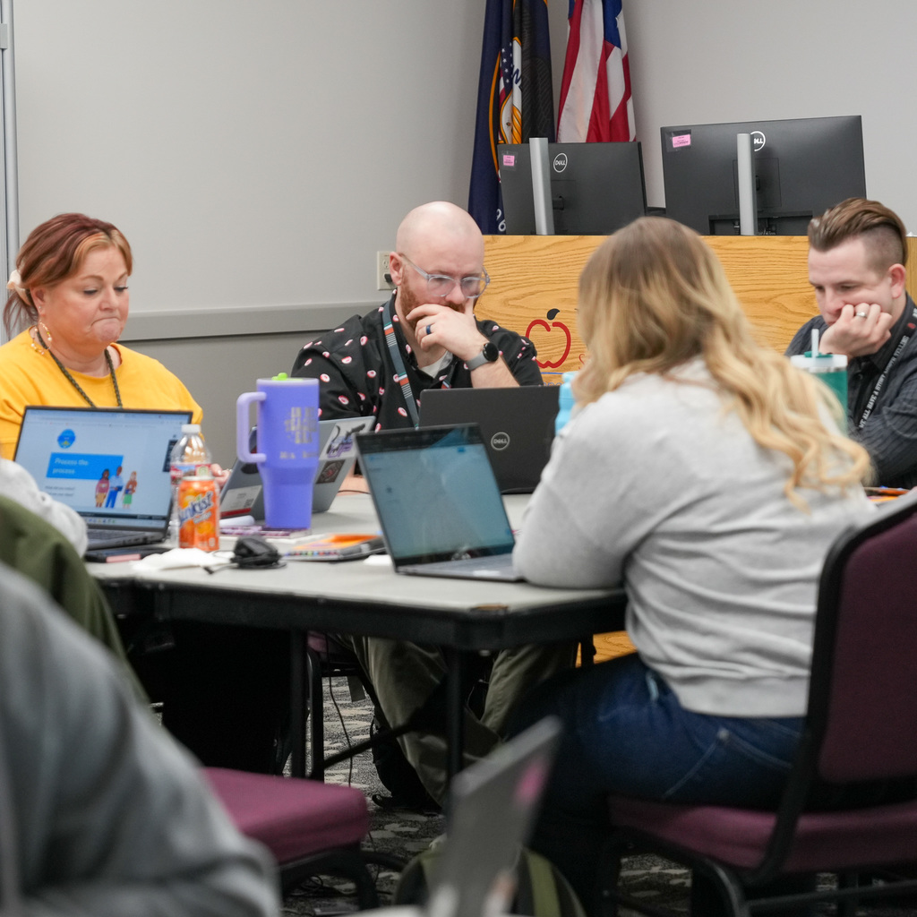 Teachers learning together about Nearpod.