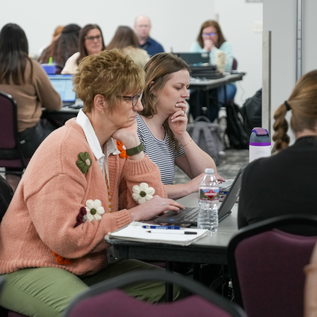 Ed Tech coaches in training room for Nearpod.