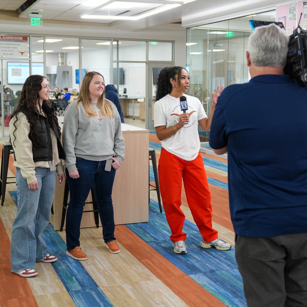 Fox 13 News Cool School at West Field reporter.