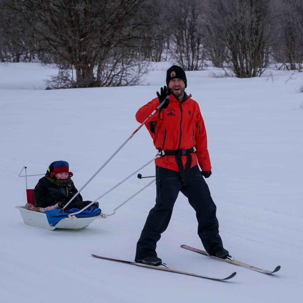 Discovery Center students cross country skiing.