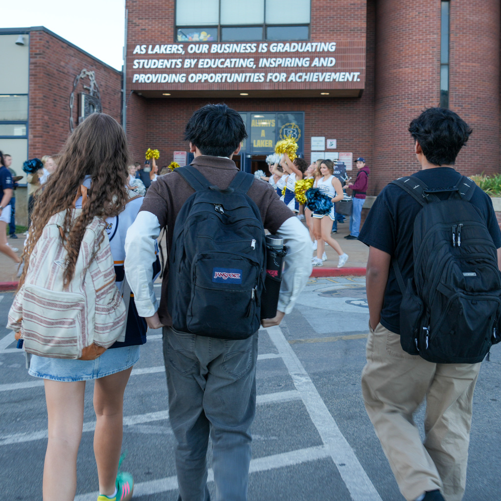 High School students walking up to the front doors of Bonneville High