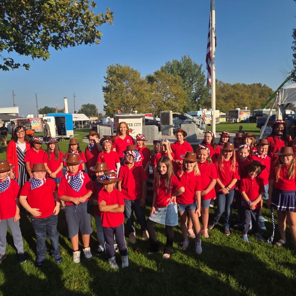 CVE students with Mrs King and Mrs. Taylor.