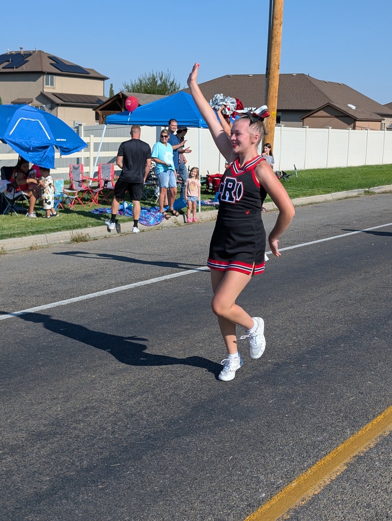 Pictures of Roy Jr, Cheerleaders, SBO's, and Hope squad in the Hooper Tomato Day's Parade