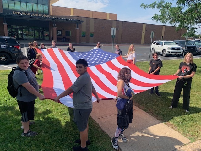 Honoring the Flag at Sand Ridge Junior High We’re proud of our amazing students who volunteer to serve on our Flag Detail team! These dedicated students have been trained in proper flag etiquette—learning how to respectfully raise, lower, and fold our nation’s colors. This year, 40 students signed up to take on this important responsibility, showing pride, respect, and leadership every single day. 💙❤️🤍 Way to go, Scorpions!