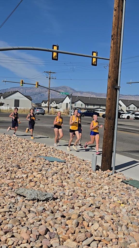 cross country team running