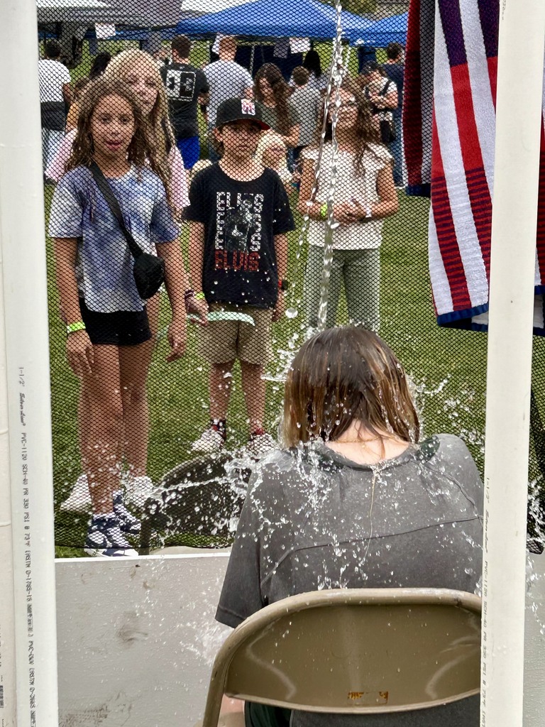 Dunk tank action