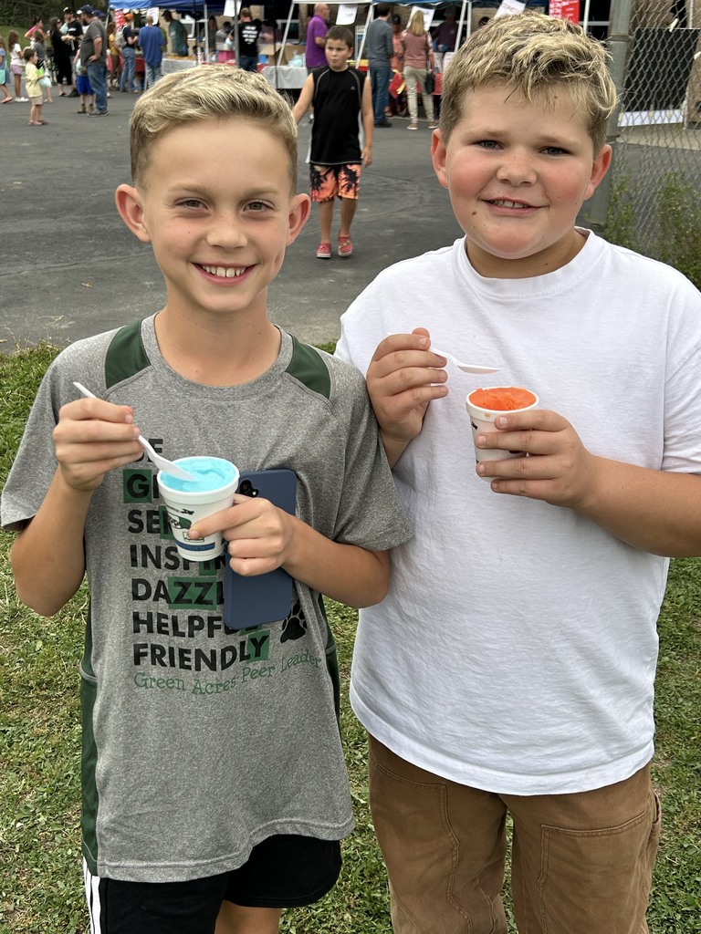 Students enjoying a nice treat