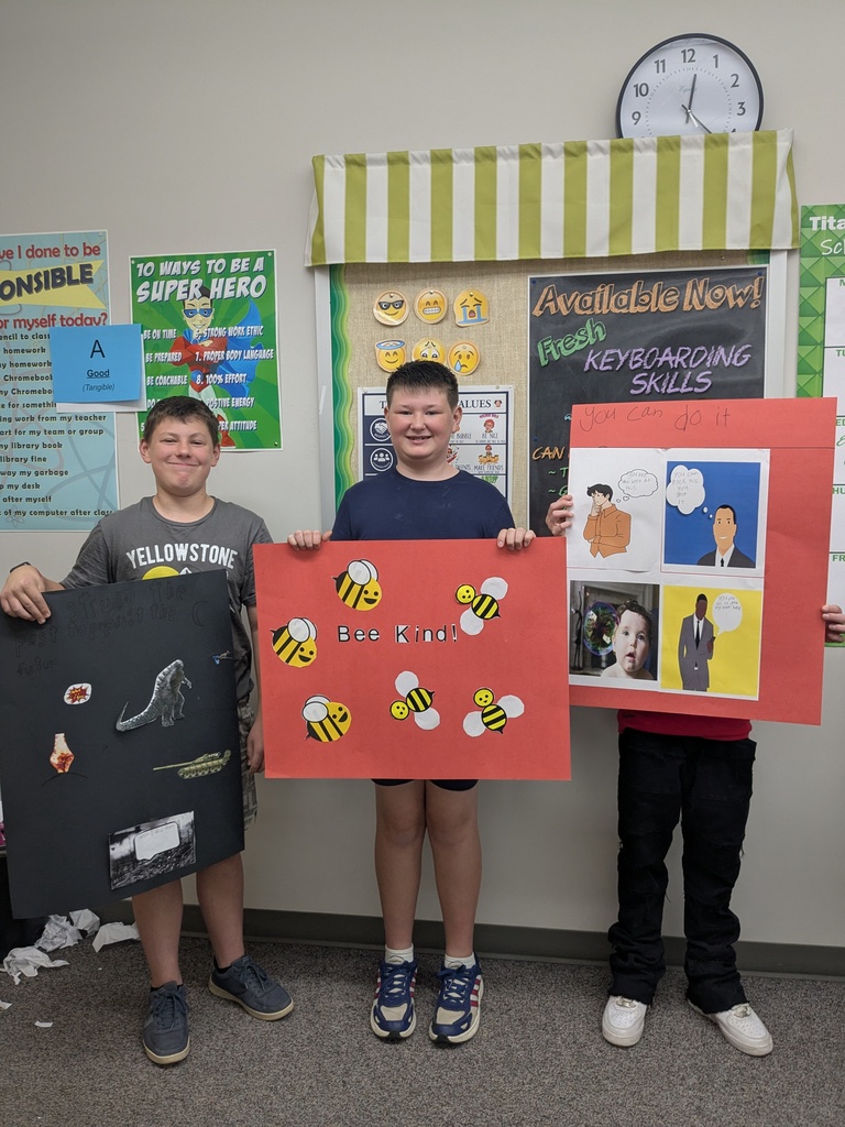 Mrs. Lee's CCA Class did a classroom project! They made Classroom Bulletin Boards and Mini 3-D models of future classrooms! Way to go 7th Graders!