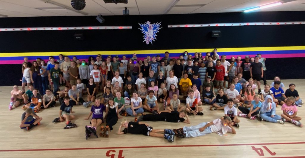 6th grade group picture at Neptune Skating center for their fun field trip. 