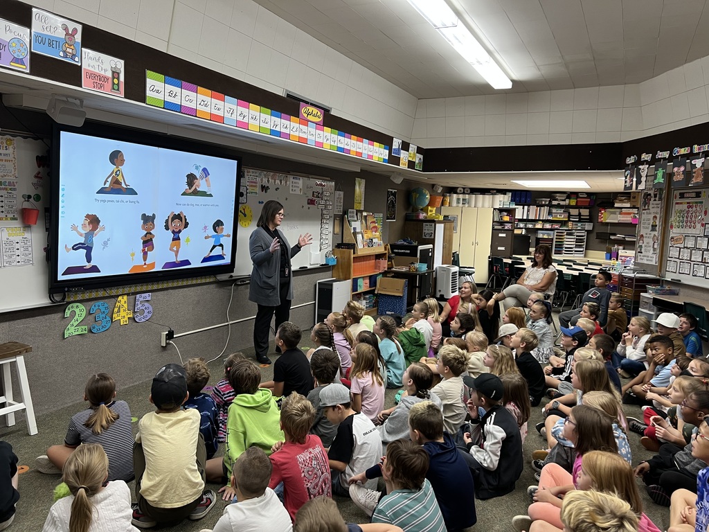 Photo 3rd grade reading assembly