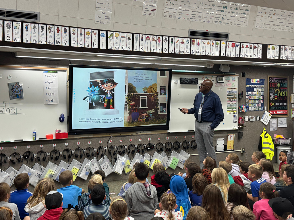 Photo 2nd grade reading assembly