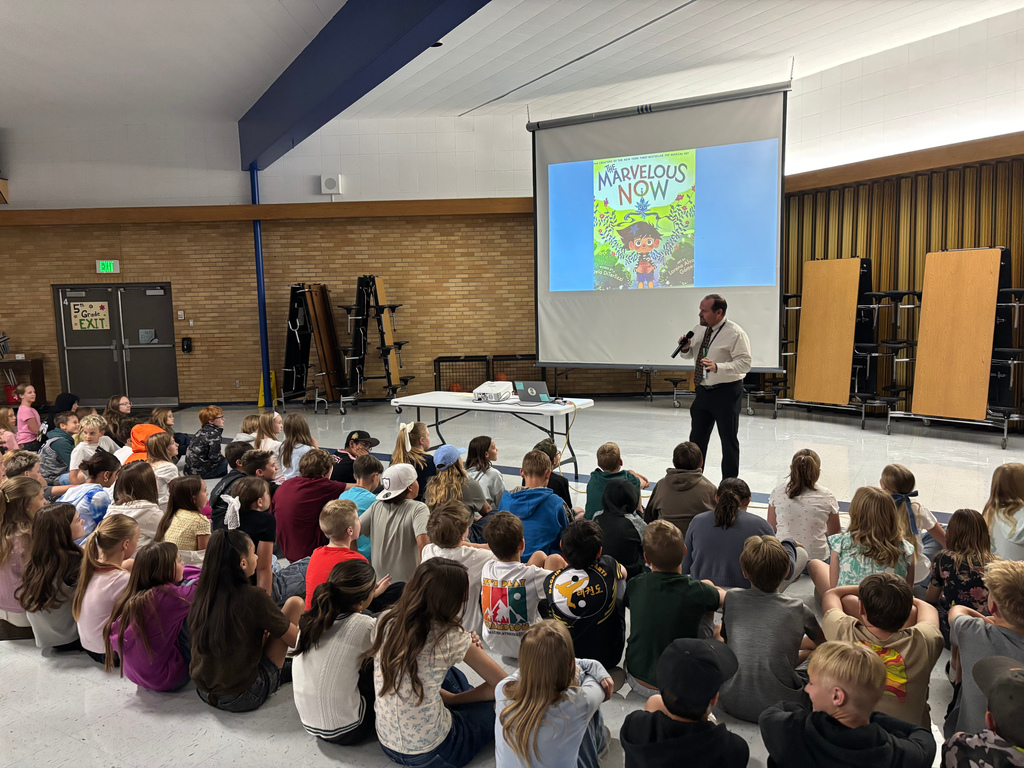 Photo 6th grade reading assembly