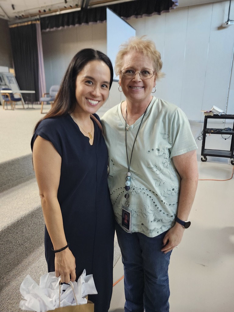 Our librarian Pam Arave and Author Emily Inouye Huey!