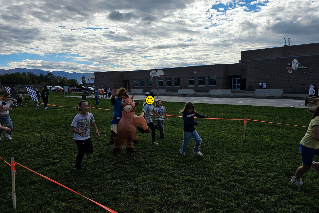 kids running at fun run with mrs breeding