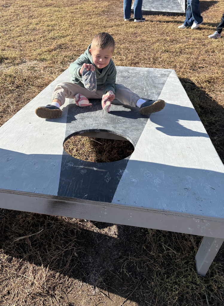 Mrs. Rehyani's students at Green Acre Farms field trip
