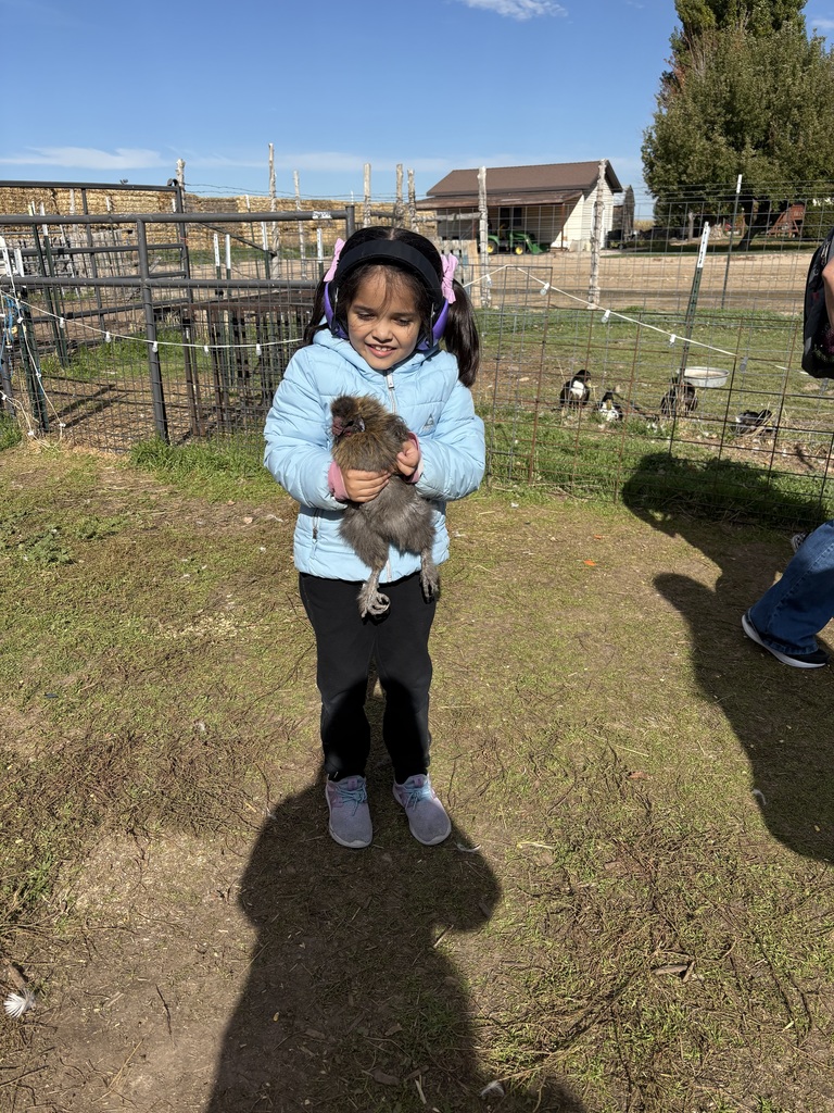 Mrs. Rehyani's students at Green Acre Farms field trip