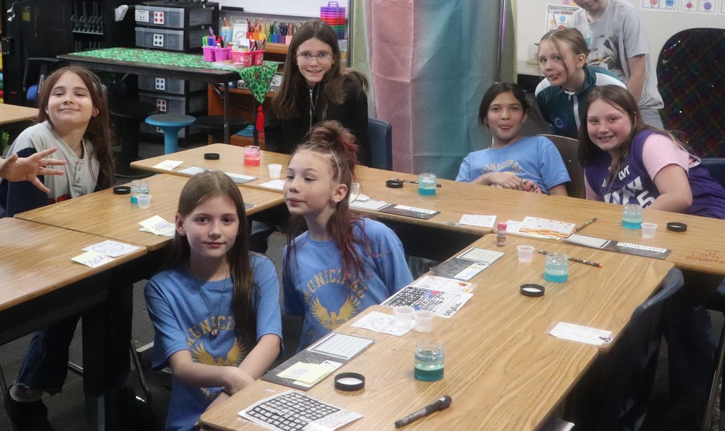 5th grade students learning about science