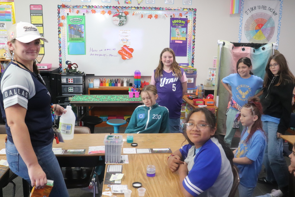 5th grade students learning about science