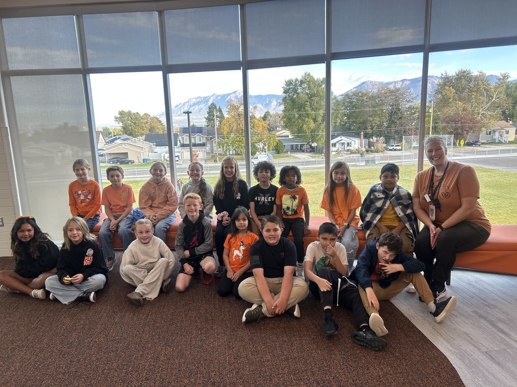 4th grade students wearing orange to celebrate unity day