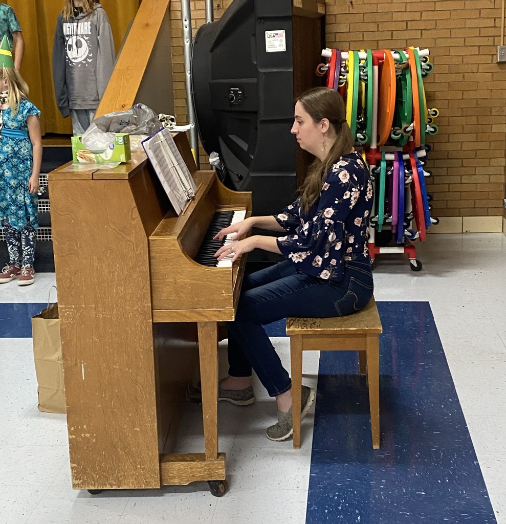 Choir students getting ready for Christmas performances
