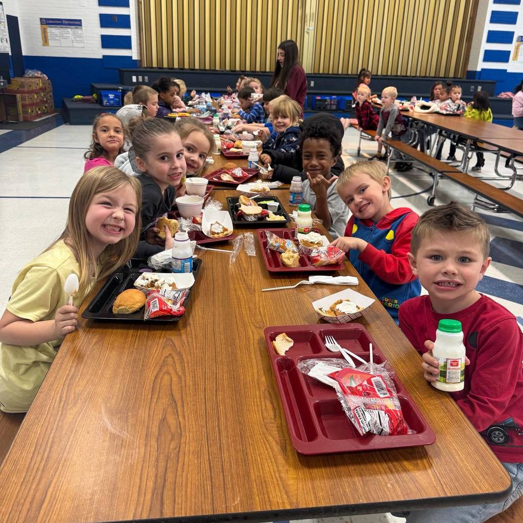 Students eating lunch.