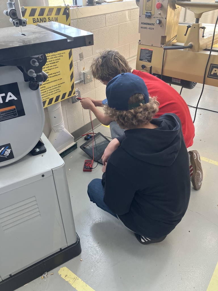 Construction Tech is getting ready to build some live circuits, but first they have to learn the tools needed to make sure they stay safe and help them find any mistakes they will make. In the lab they are learning how to use Outlet testers, Volt Sticks, and a variety of Multimeters different functions.