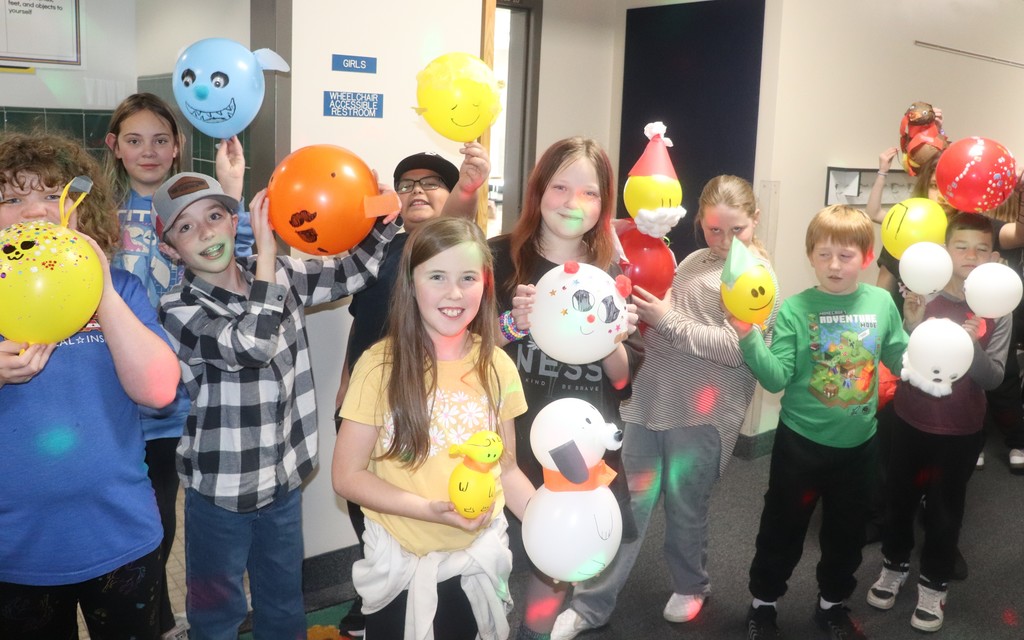 Students celebrating Thanksgiving