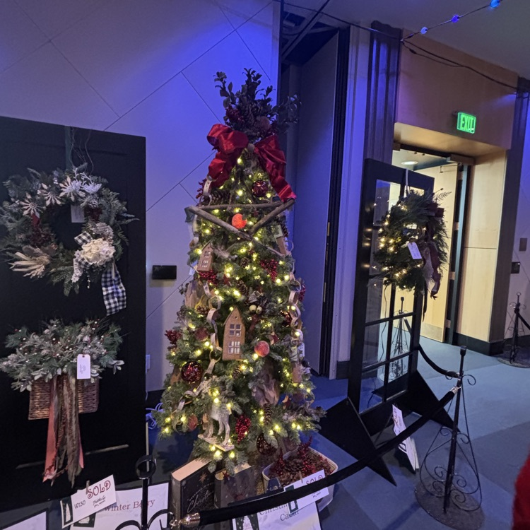 Decorated Christmas Tree 