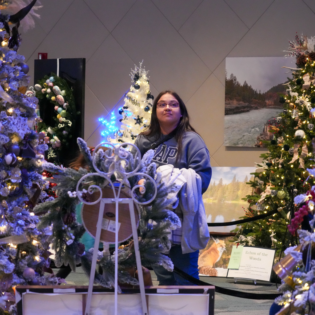 Christmas tree jubilee visitors