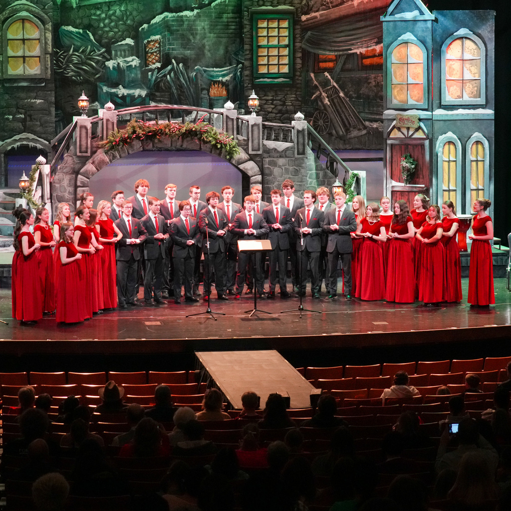 Christmas tree jubilee performers