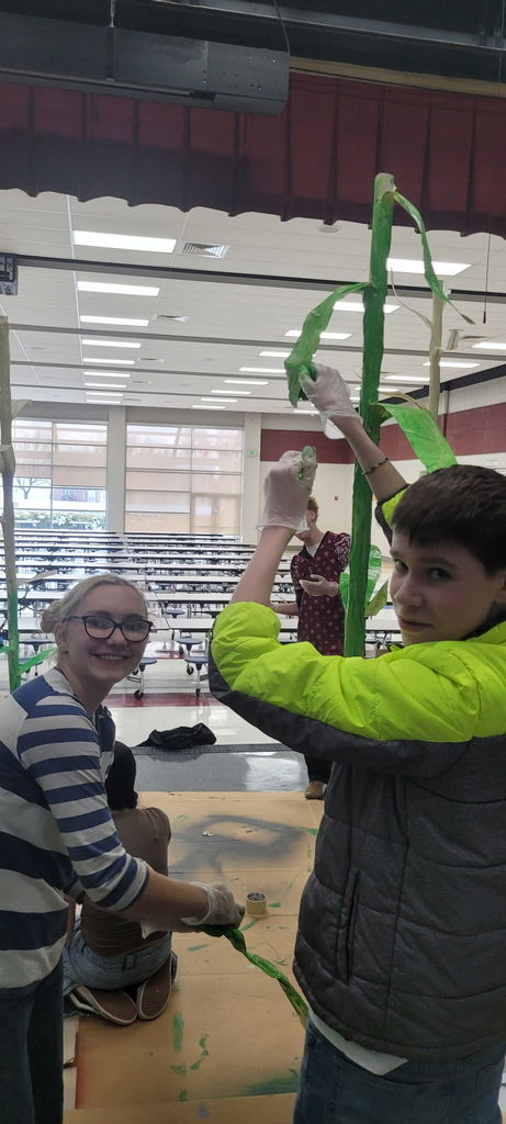 Theatre Design students make cornfield