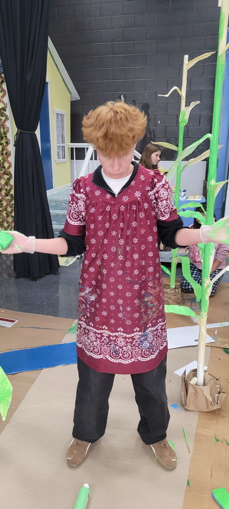 Theatre Design students make cornfield