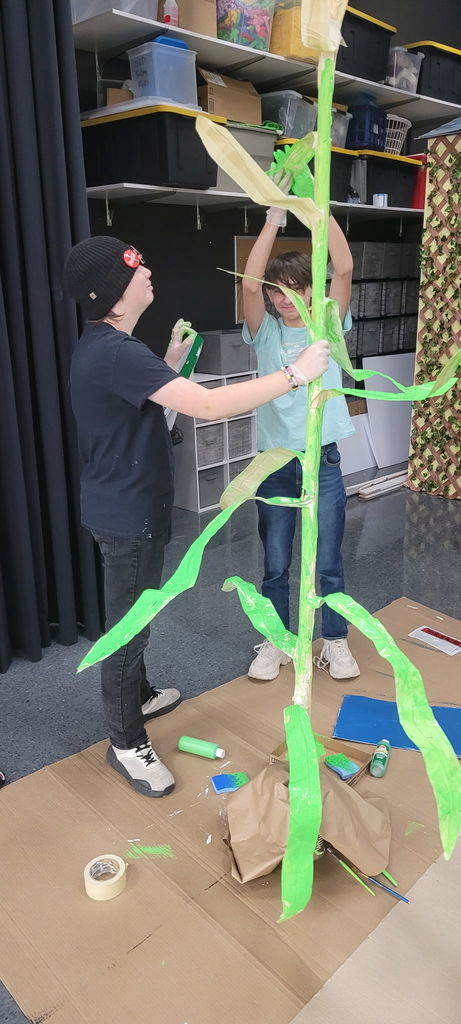 Theatre Design students make cornfield