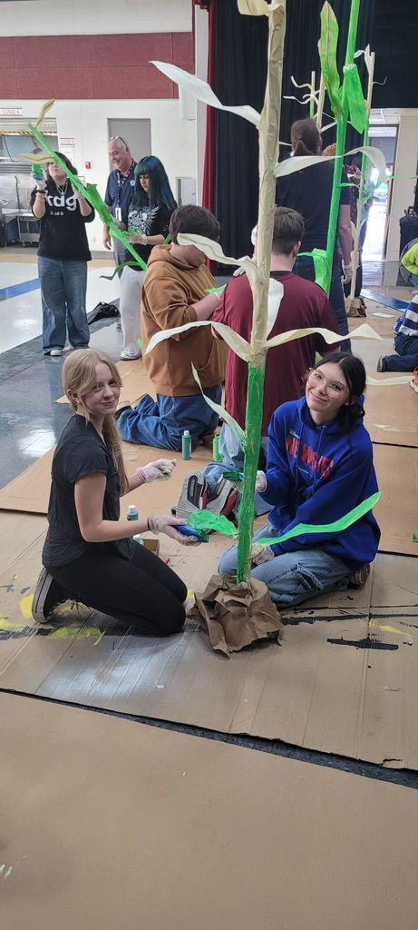 Theatre Design students make cornfield