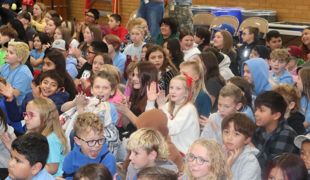 Roy Jr. High music department teaching about music