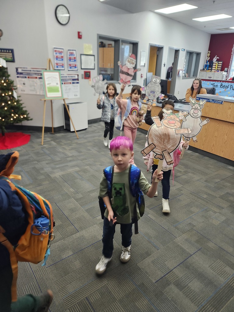 Kindergarten Thanksgiving day parade. So fun. They made the cutest balloon floats out of paper. 