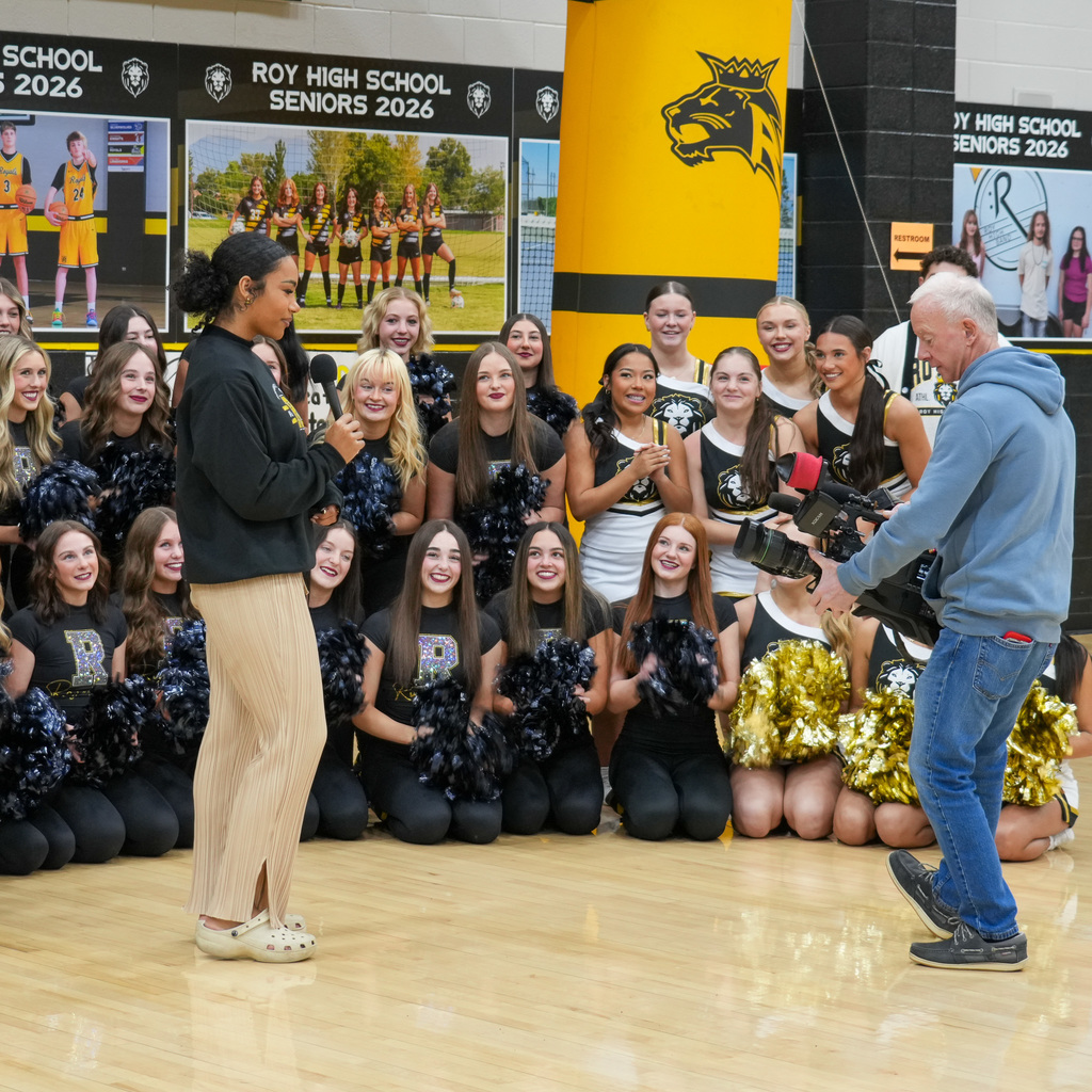 Fox 13 Cool School of the week behind the scenes shot with students.